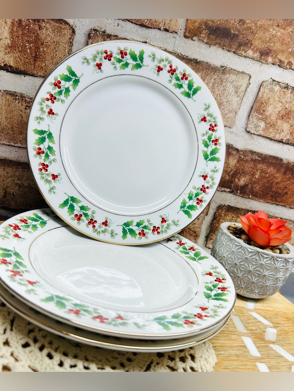 Vintage Gibson Christmas Charm Holly Berry Salad Plates Set of 4